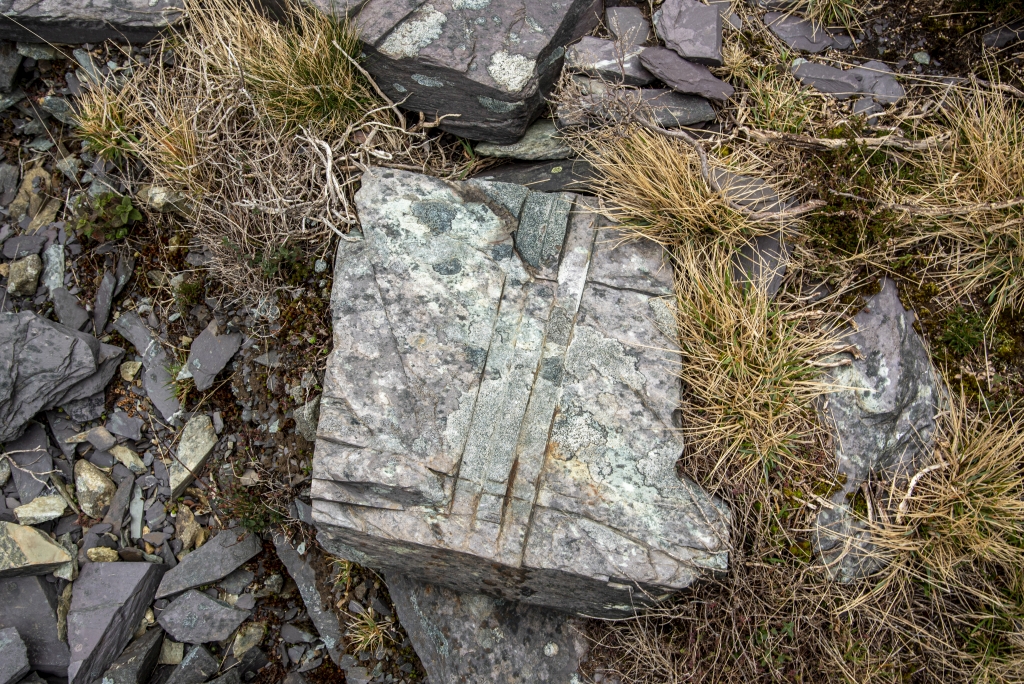 Wear on incline surface block